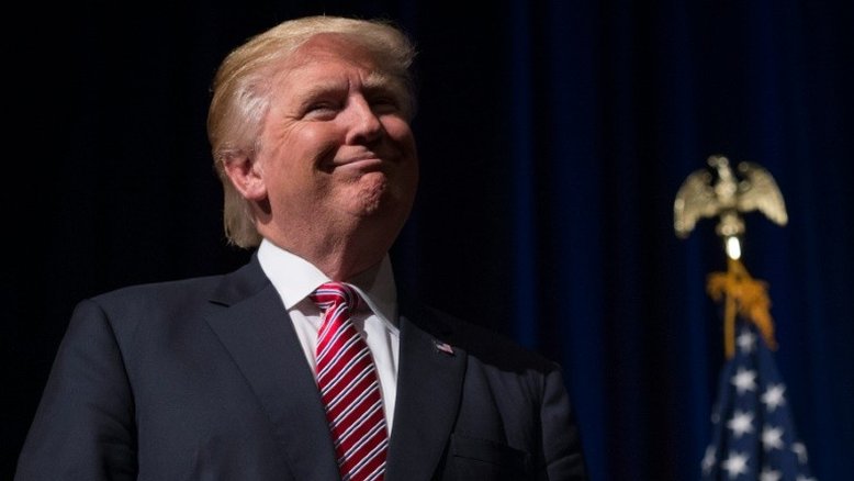 Trump visita Louisiana, afetada por inundações