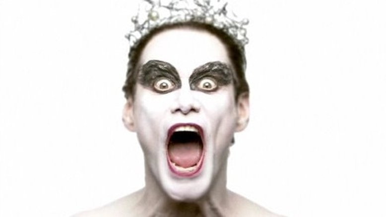 Jim Carrey versão Black Swan