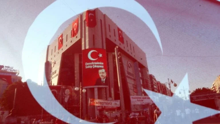 Tentativa de golpe custou US$ 100 bilhões à Turquia