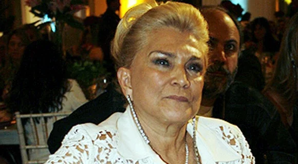 Hebe está internada