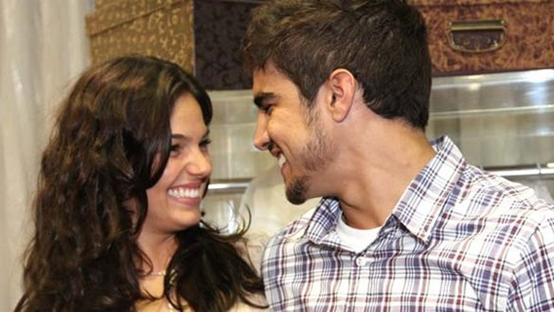 Caio Castro e Ísis juntos
