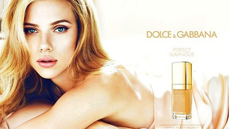 Scarlett Johansson nos lençóis