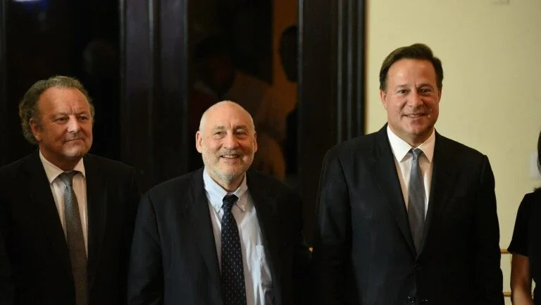 Stiglitz lamenta falta de transparência em comitê sobre 