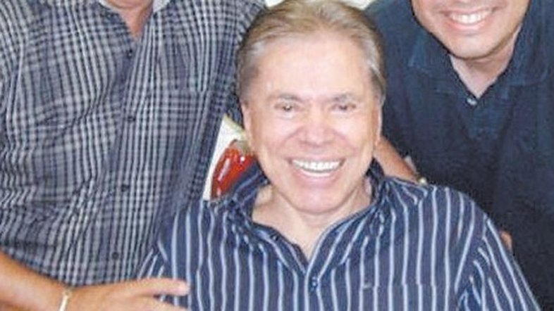 Silvio Santos com fios brancos