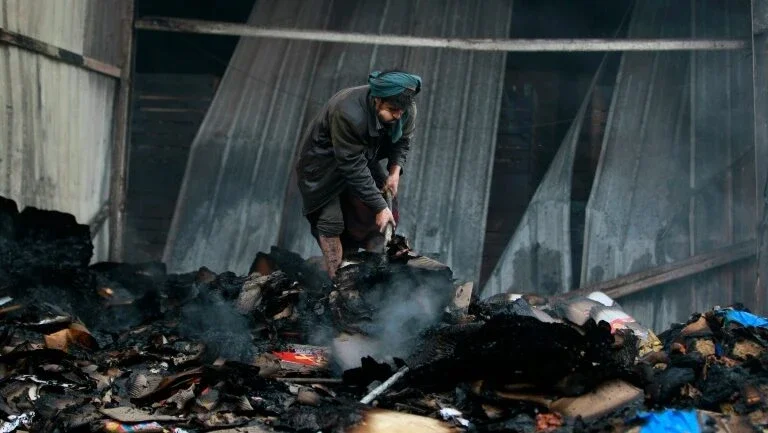 Ataque da coalizão liderada pela Arábia Saudita a fábrica deixa 14 mortos no Iêmen