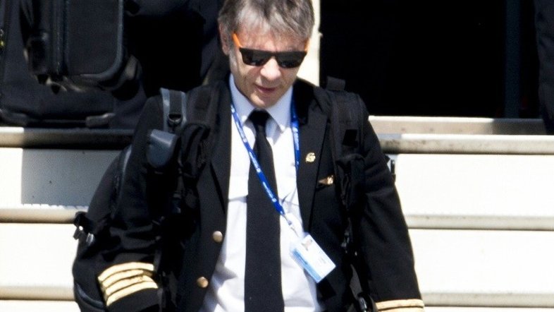 Vocalista do Iron Maiden pilota o primeiro voo comercial da Air Djibouti