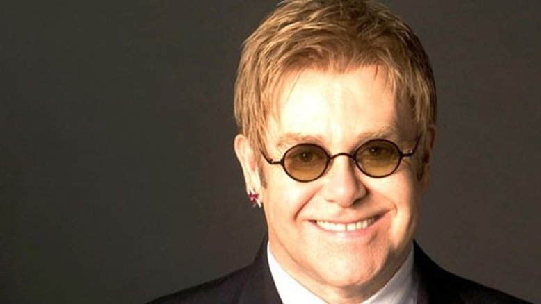 Elton John confirma presença no casamento real