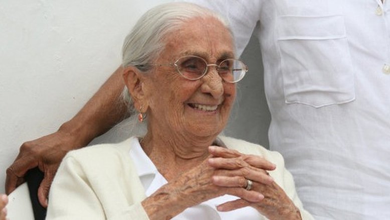 Morre Dona Canô