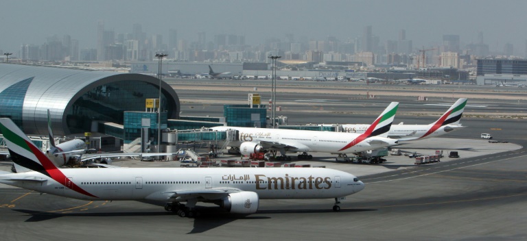 Americana é condenada a um ano de prisão por encostar no braço de segurança em aeroporto de Dubai