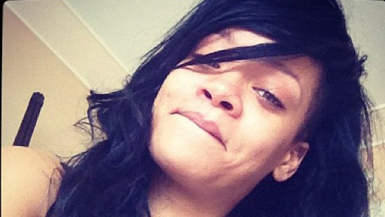 Rihanna ao natural