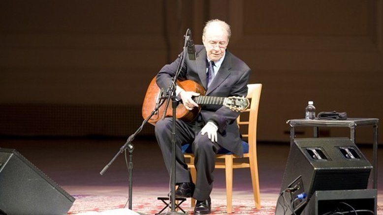 João Gilberto cancela turnê