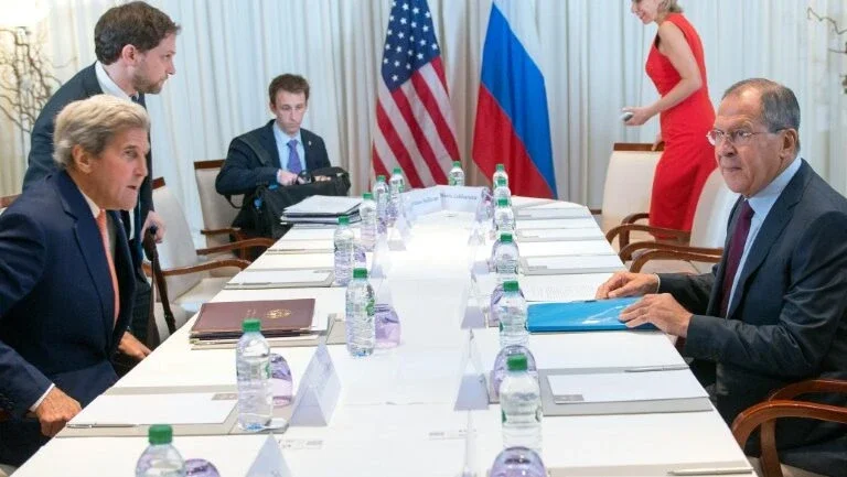 Chanceleres de Rússia e EUA dialogam sobre Síria