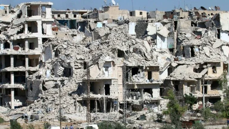 Síria: 28 civis morrem em bombardeios rebeldes sobre Aleppo