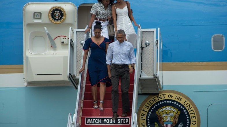 Família Obama começa férias em Martha's Vineyard