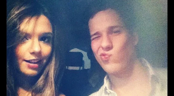 Giovanna Lancellotti curte balada com amigo