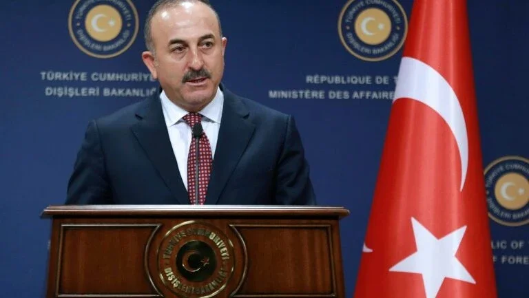 Turquia dará apoio total para expulsar o EI da cidade síria de Jarablos