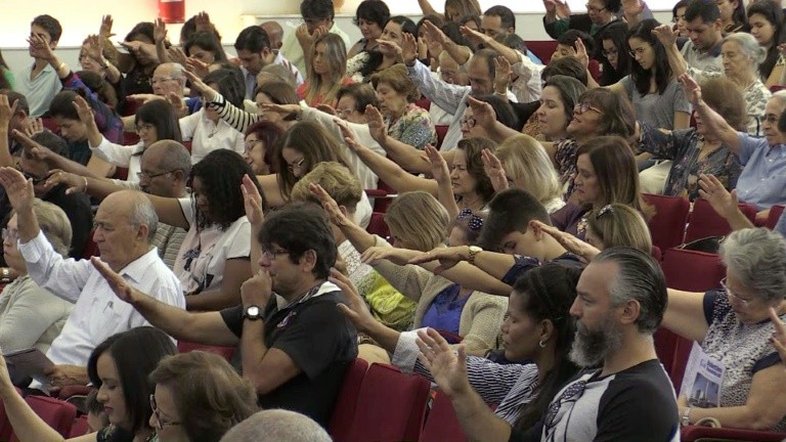 Igrejas querem usar reforma tributária para impedir recolhimento de tributos
