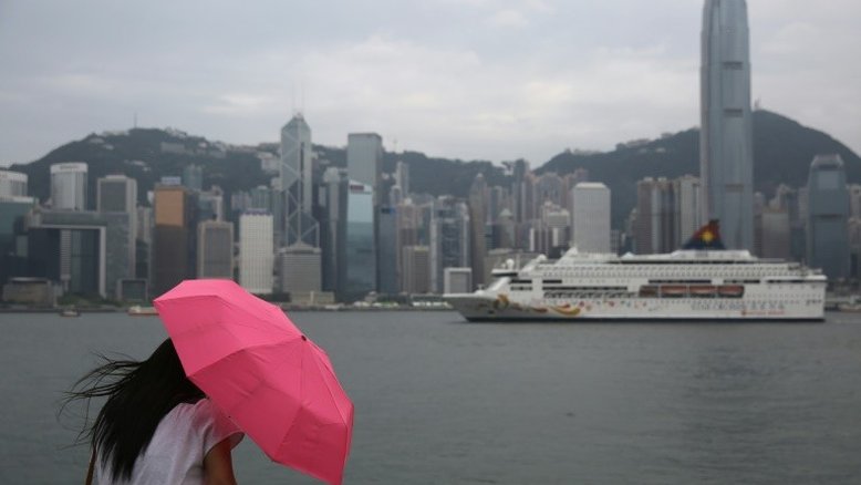 Hong Kong cancela voos ante chegada de tufão