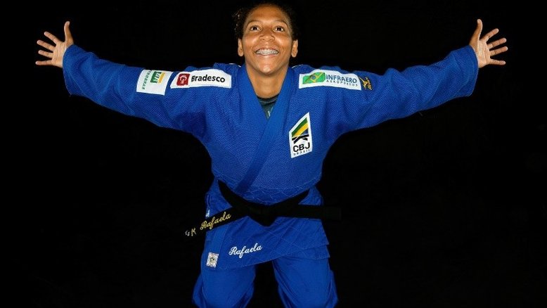 Judô volta a ser esperança de medalha do Brasil; competição de vela tem início