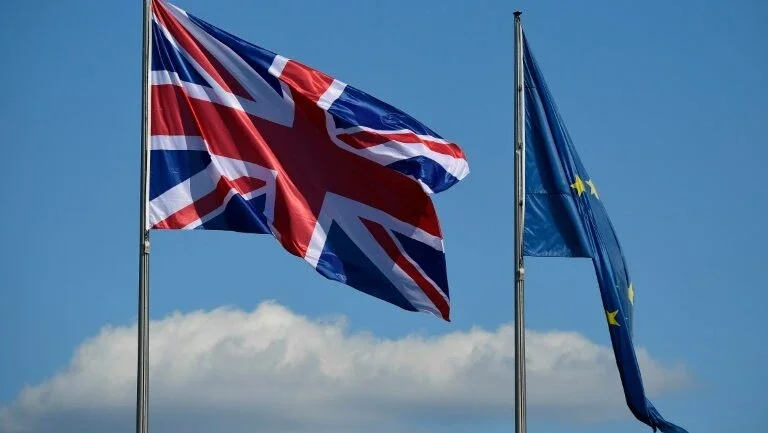 Brexit faz número de contratos indefinidos no Reino Unido despencar
