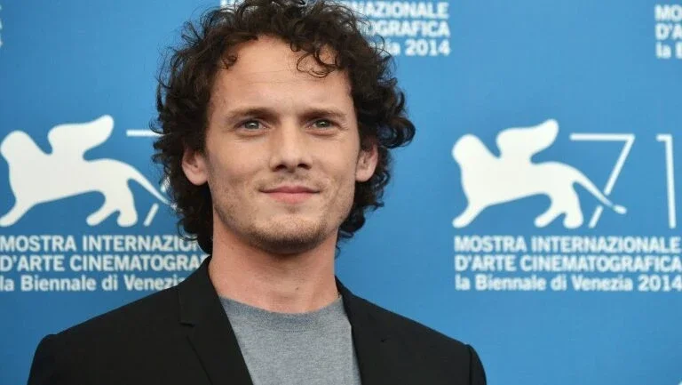 Família de Anton Yelchin processa Fiat Chrysler por morte do ator
