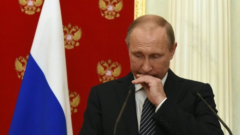 Putin chega à Crimeia em meio a tensão com Ucrânia