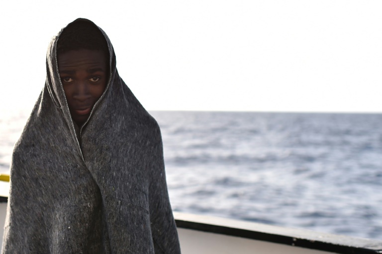 Resgatados 3.400 migrantes na costa da Líbia no fim de semana