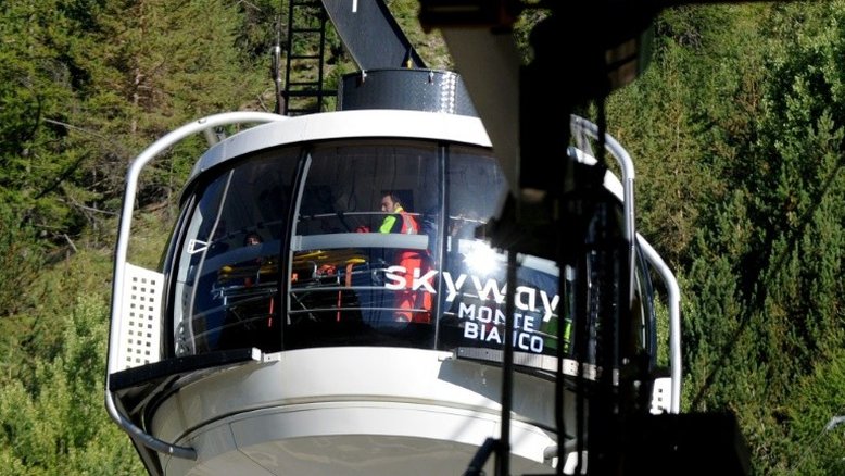 Termina pesadelo de passageiros que passaram a noite em teleférico do Mont Blanc