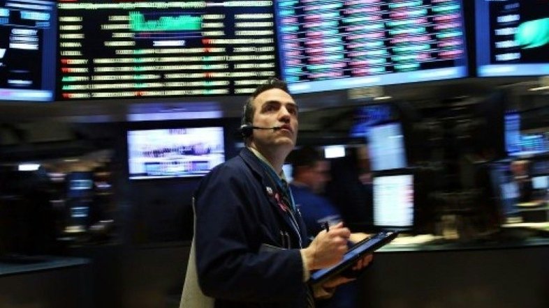 Wall Street fecha em baixa à espera da reunião do Fed