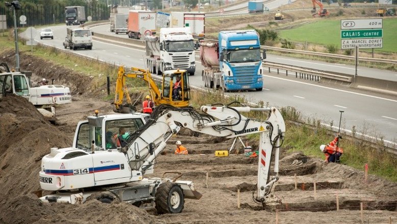 Começa a construção de um muro em Calais para impedir acesso de migrantes