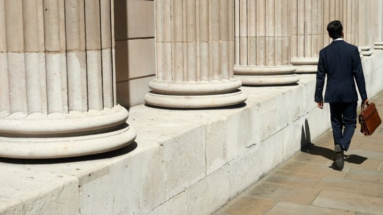 Sapatos marrons e outros freios à ascensão social na City de Londres