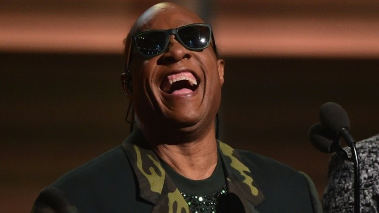 Após 15 anos, Stevie Wonder lança duas músicas inéditas