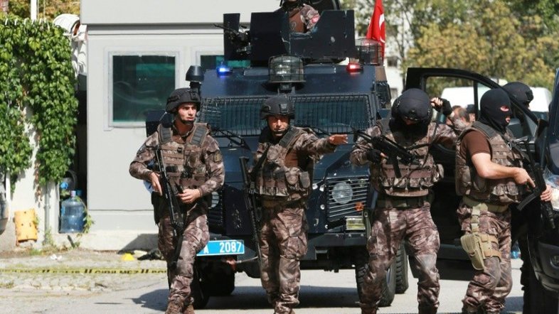 Homem armado com faca tenta invadir embaixada de Israel na Turquia