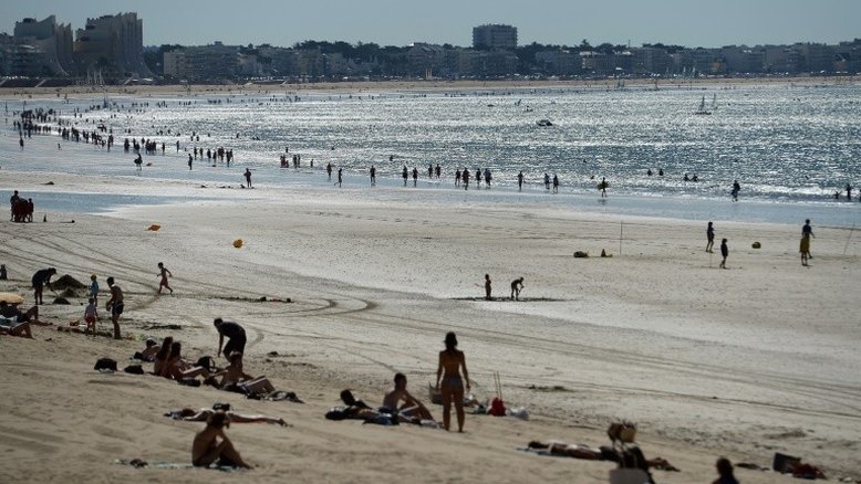 Atentados provocam queda recorde no setor hoteleiro da França