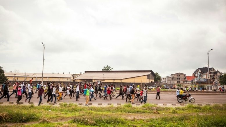 Sede do partido opositor é incendiada na República Democrática do Congo