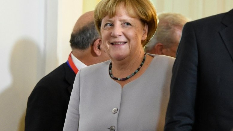 Merkel diz que a Europa deve fazer mais acordos para repatriar migrantes