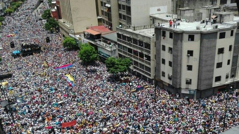 Oposição venezuelana desafia Maduro com 1 milhão nas ruas