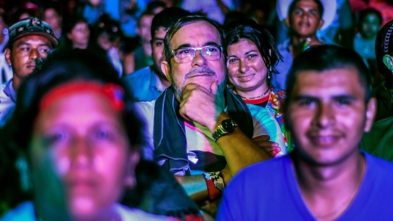 Paramilitarismo, reinserção e presos políticos preocupam as Farc na Colômbia