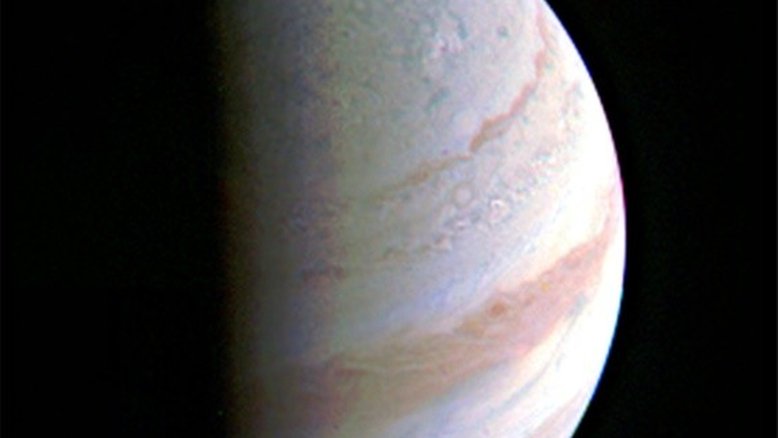 Nasa publica imagens inéditas dos polos de Júpiter