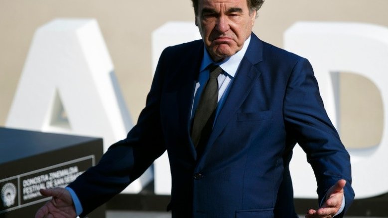 Oliver Stone diz que vigilância de Estado de Obama é pior do que Stasi