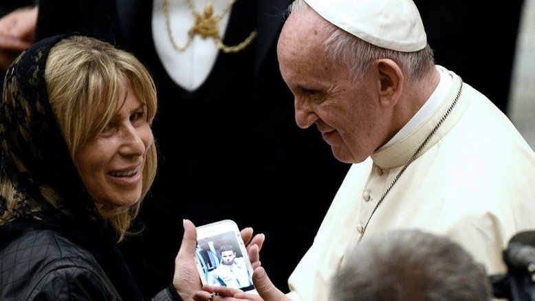 Papa recebe familiares e vítimas do atentado de Nice