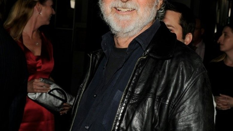 Morreu Curtis Hanson, diretor de 'Los Angeles: Cidade Proibida'