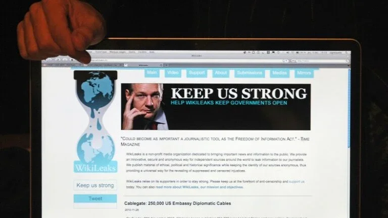WikiLeaks: mais polêmico do que nunca em seu 10º aniversário