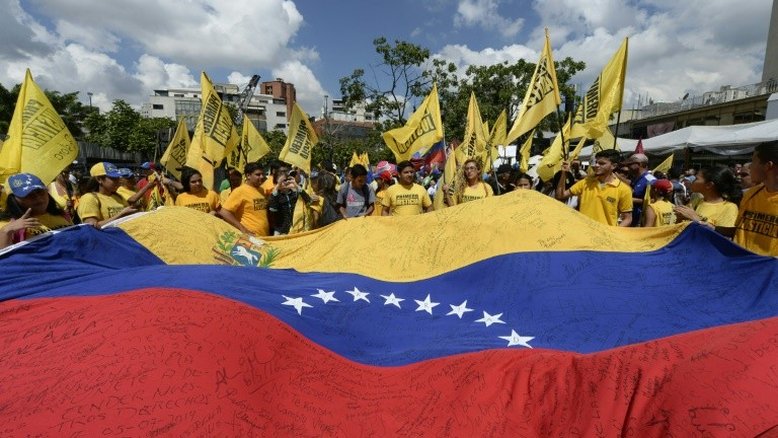 Doze países latino-americanos incentivam diálogo na Venezuela