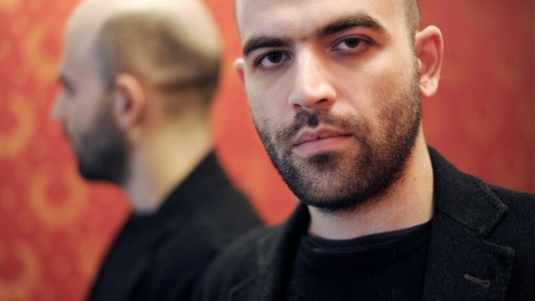 Após dez anos de proteção policial, escritor italiano desabafa: 'Continuo vivo!'