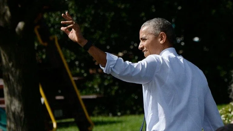 Obama adia comício com Hillary por ameaça de furacão na Flórida