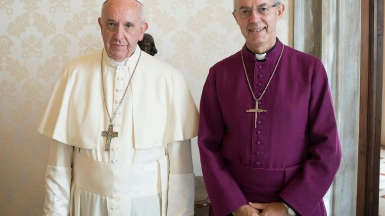 Papa e líder dos anglicanos, unidos pelo bom humor
