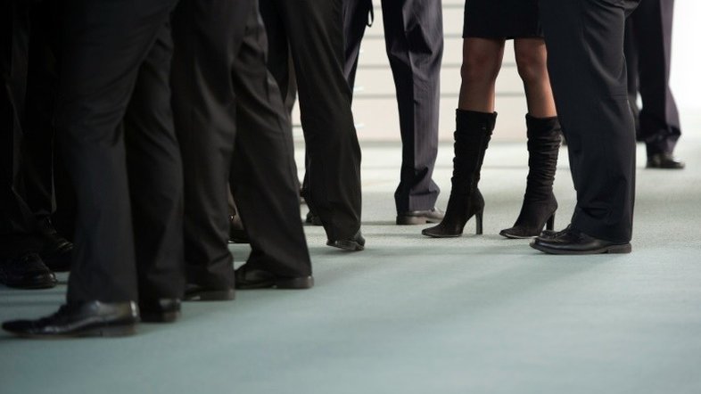 Igualdade salarial entre homens e mulheres só ocorrerá em 2.186, aponta estudo