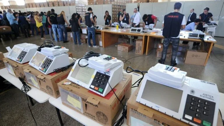 Em Aracaju, adversários deixam de participar de debates