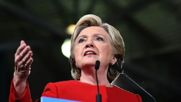 Hillary recebeu antes perguntas de debate nas primárias democratas